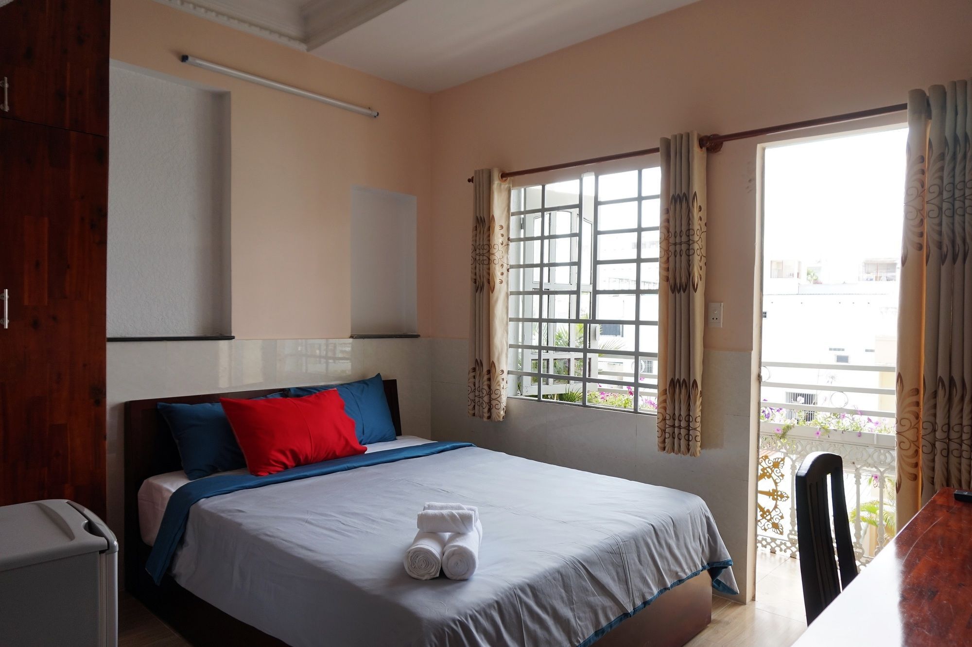 Nhà khách Reddoorz Near Khu Che Xuat Tan Thuan 2 2*